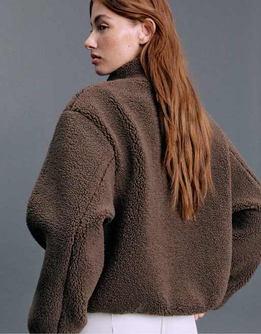 Stradivarius Contrast faux shearling jacket in brown, 3 of 7