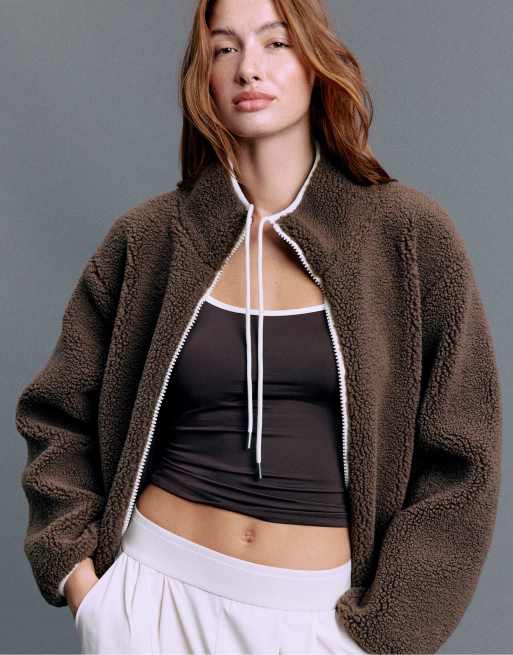 Stradivarius Contrast faux shearling jacket in brown, 5 of 7