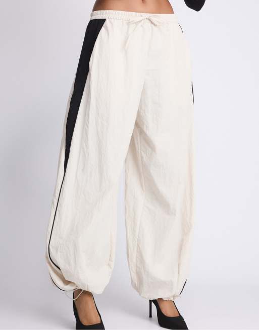Stradivarius Contrast jogger trousers in ecru, 2 of 7