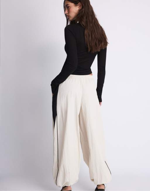 Stradivarius contrast joggingbroek in ecru, 3 van 7