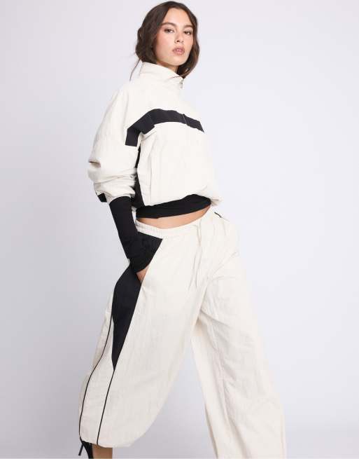 Stradivarius contrast joggingbroek in ecru, 5 van 7