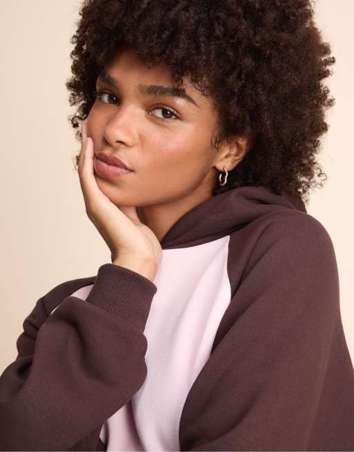 Stradivarius Contrast raglan sleeve hoodie in pastel pink, 4 of 7