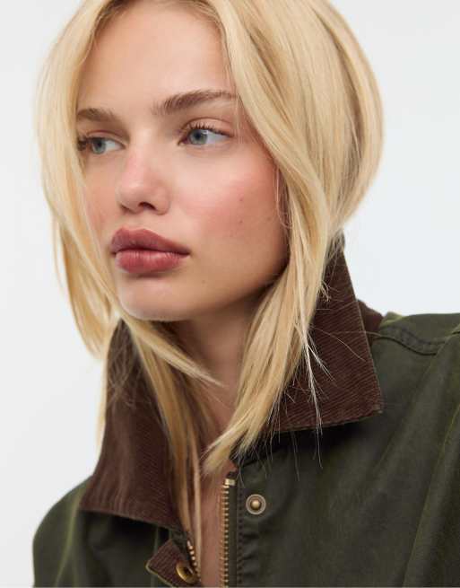 Stradivarius Contrast short waxed parka in khaki, 3 of 4