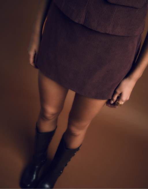 Stradivarius Corduroy skort in burgundy, 2 of 4