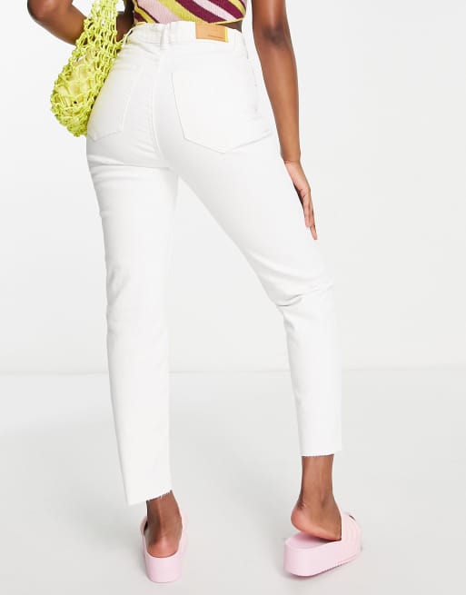 Stradivarius mom fit jean in white store