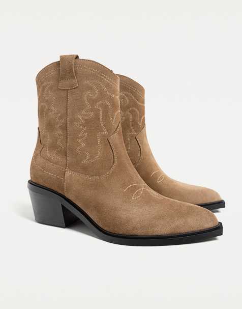 Stradivarius - Cowboy enkellaarzen van gesplitst leer in beige - view 1