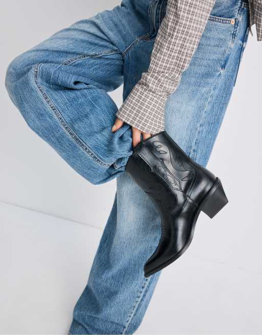 Stradivarius Cowboy-Stiefeletten mit Absatz in Schwarz, 2 von 6