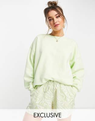 Apple discount green sweatshirt