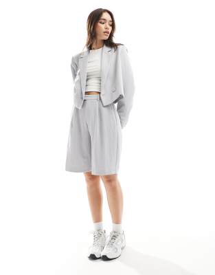 Stradivarius crinkle cropped blazer in gray