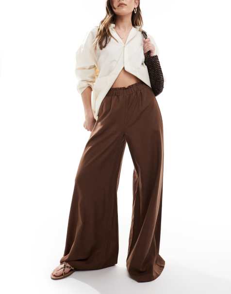 Stradivarius crinkle pull on wide leg trouser in brown - view 1
