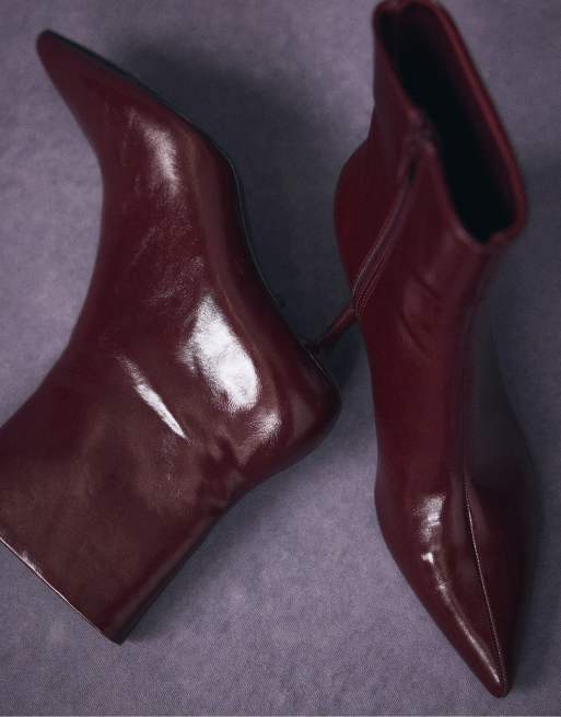 Stradivarius Croc-effect kitten heel ankle boots in burgundy, 6 of 6