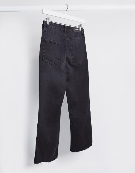Stradivarius crop flare jeans in black, 2 of 4