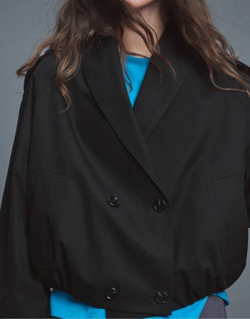 Stradivarius Cropped balloon trench coat with shawl collar in black, 2 of 7
