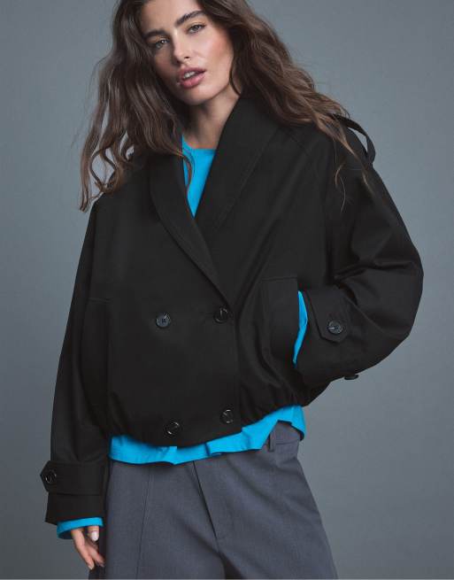 Stradivarius Cropped balloon trench coat with shawl collar in black, 5 of 7