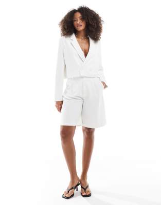 Stradivarius - Cropped Blazer in Weiß mit Knitterstruktur, Kombiteil