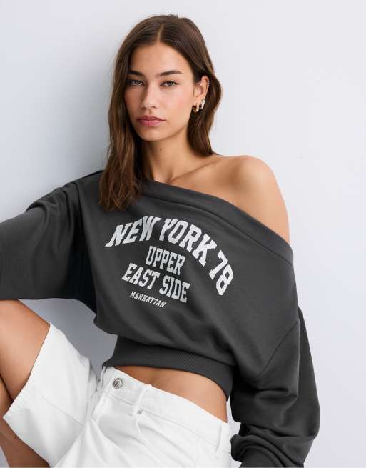 Stradivarius Cropped boat neck sweatshirt in dark grey, 2 of 7