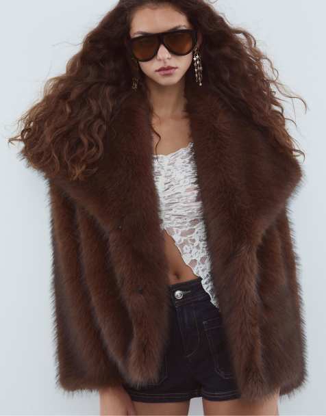 Stradivarius Cropped faux fur jacket in brown - view 1