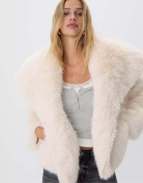 Stradivarius Cropped faux fur jacket in ecru - view 1