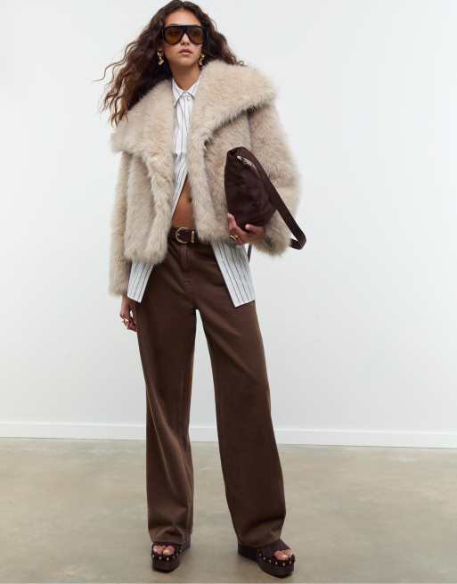 Stradivarius Cropped faux fur jacket in stone