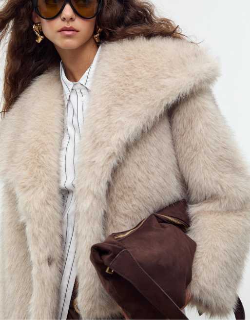 Stradivarius Cropped faux fur jacket in stone