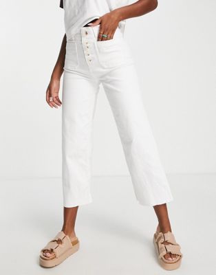 Stradivarius cropped flare jean with front pocket in white