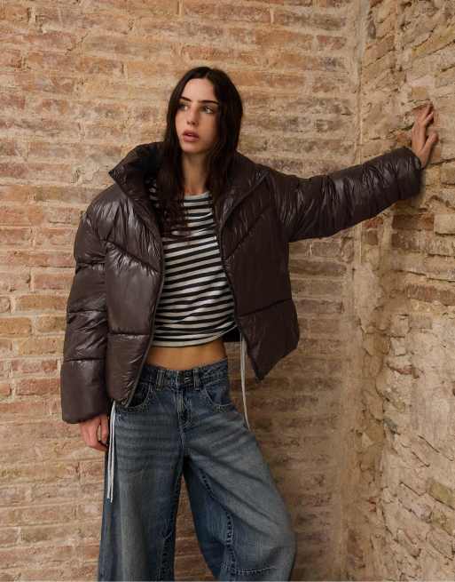 Stradivarius Cropped high neck padded jacket in brown, 5 of 7