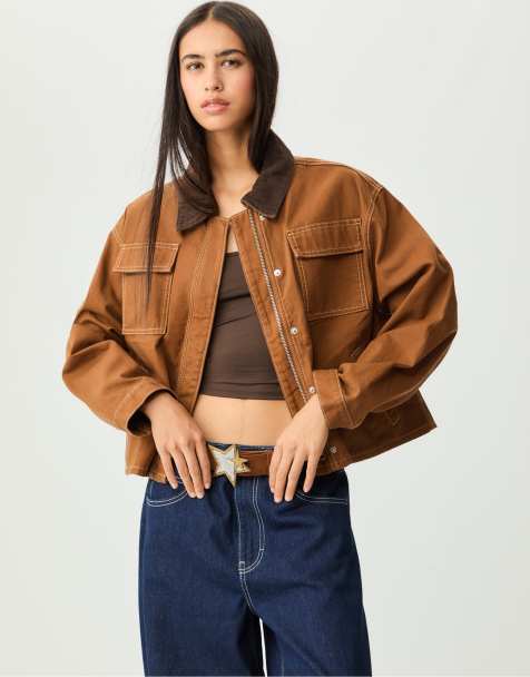Stradivarius – Cropped-Jacke in blassem Camel mit Kontrastnähten und Taschen - view 1