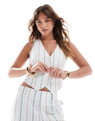 Stradivarius Cropped Linen Mix Vest With Open Back