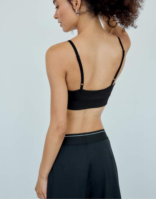 Stradivarius – Cropped-Oberteil in Schwarz mit Korsettdesign, 2 von 3
