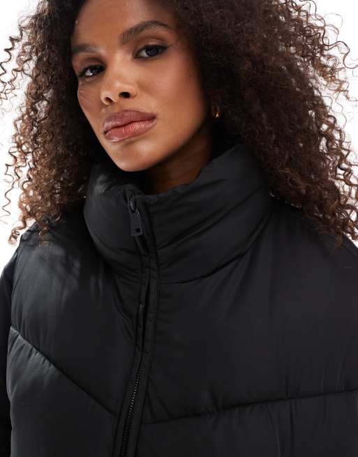 Stradivarius cropped puffer coat in black ASOS