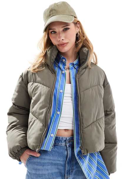 Stradivarius cropped puffer coat in khaki - view 1