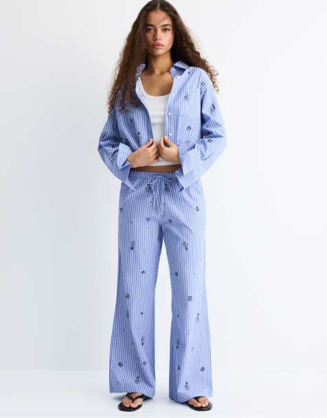 Stradivarius Cropped shirt with rhinestones in blue - view 1