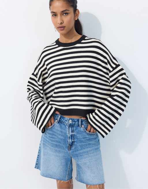 Stradivarius cropped striktrøje med brede ærmer i sort, 2 af 7