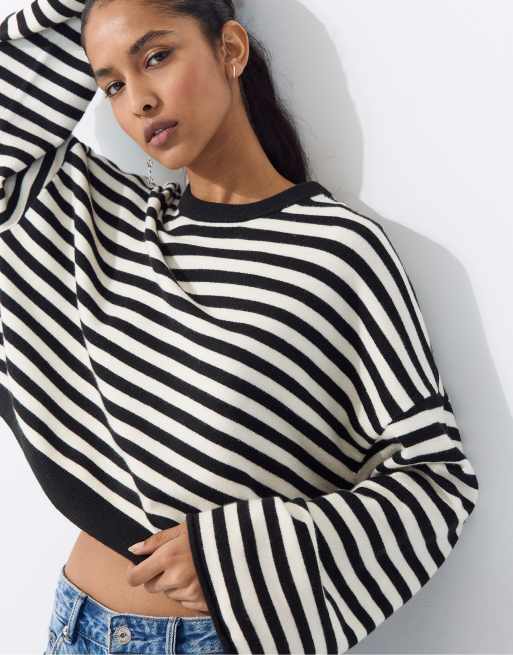 Stradivarius cropped striktrøje med brede ærmer i sort, 4 af 7