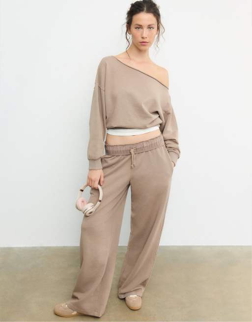 Stradivarius - Cropped sweatshirt met verwassen effect in beige, 4 van 4