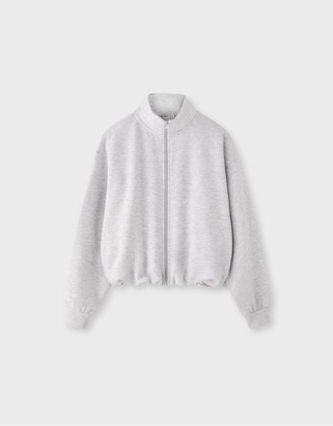 Stradivarius cropped Sweatshirt mit Stehkragen in grau meliert - view 1