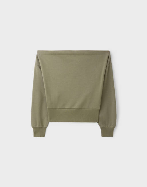 Stradivarius Cropped Sweatshirt mit U-Boot-Ausschnitt in Khaki, 7 von 7