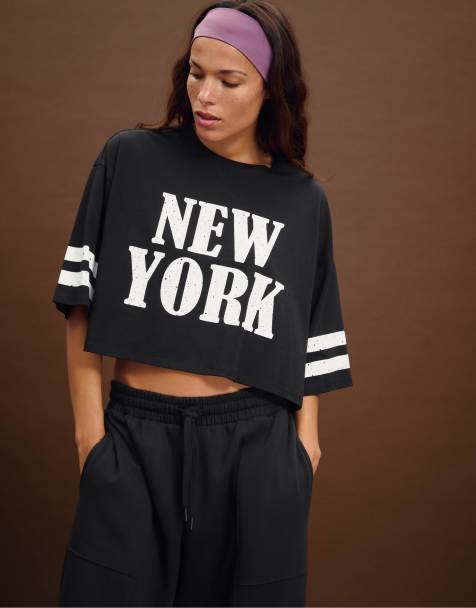 Stradivarius - Cropped T-shirt met New York-motief in zwart - view 1