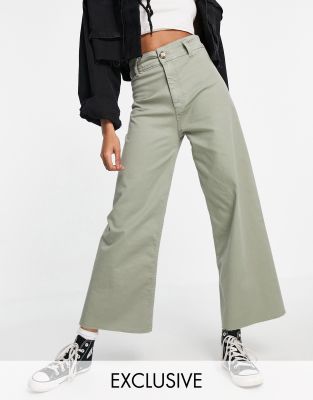 Stradivarius cropped wide leg jeans in washed khaki-Green