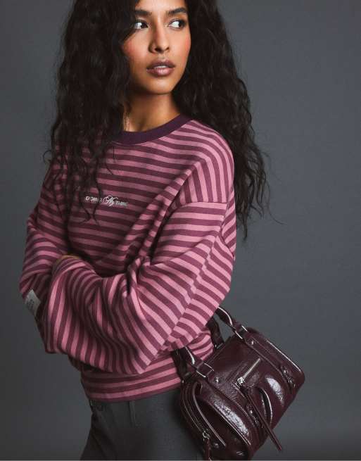 Stradivarius crossbody bowlingtas met rits in bordeauxrood, 2 van 4
