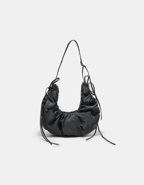 Stradivarius crossbody-taske i sort med rynket stof - view 1