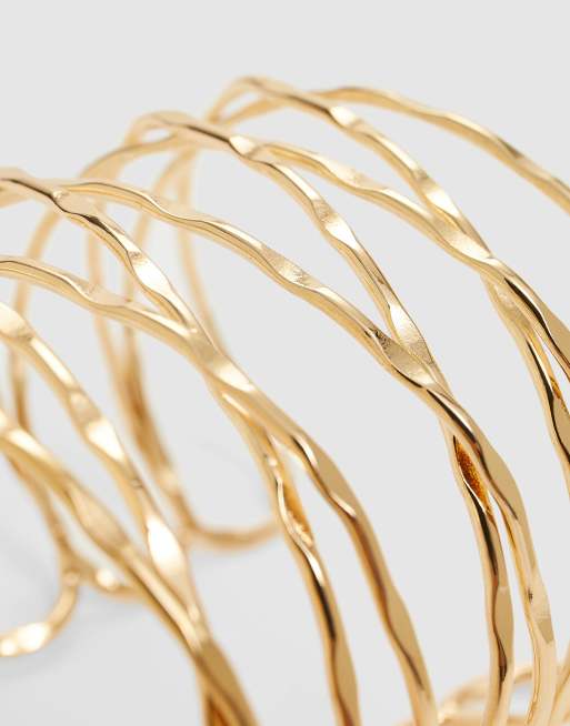 Stradivarius crossover arm cuff in gold, 3 of 3