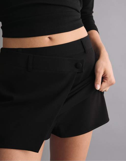 Stradivarius Crossover mini skort in black, 4 of 7