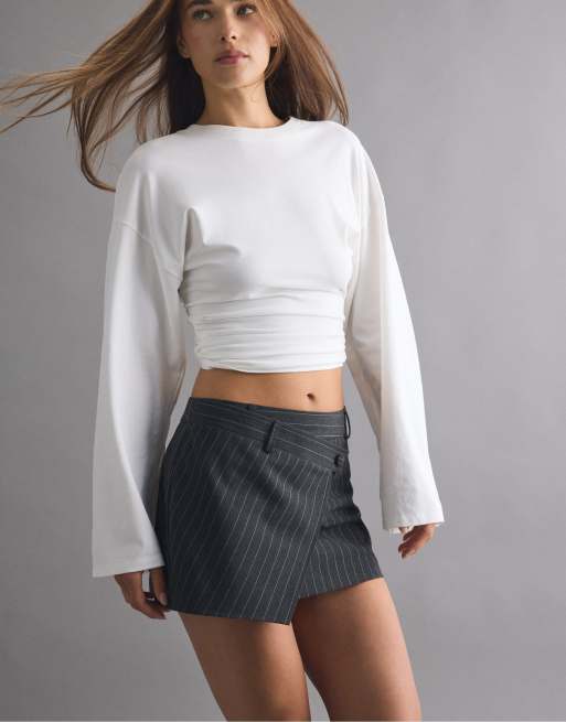 Stradivarius Crossover mini skort in dark grey, 2 of 7