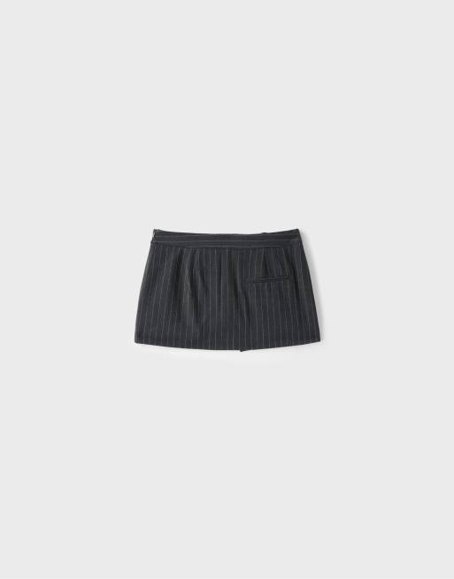 Stradivarius Crossover mini skort in dark grey, 7 of 7