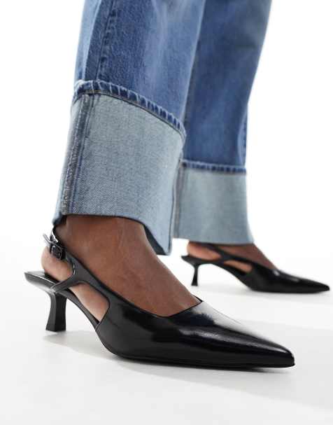 Stradivarius – Czarne minimalistyczne buty na obcasie z paskiem za piętą - view 1