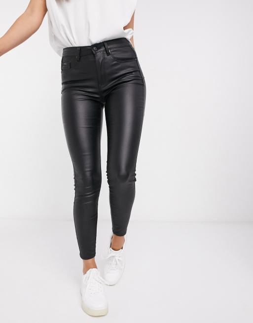 Stradivarius – Czarne woskowane jeansy push up o obcisłym kroju, 4 z 4
