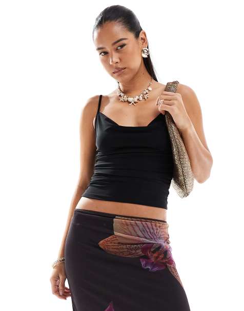 Stradivarius – Czarny top na ramiączkach z drapowanym dekoltem - view 1