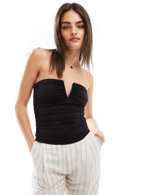 Stradivarius – Czarny top z dekoltem bandeau i wycięciem w szpic