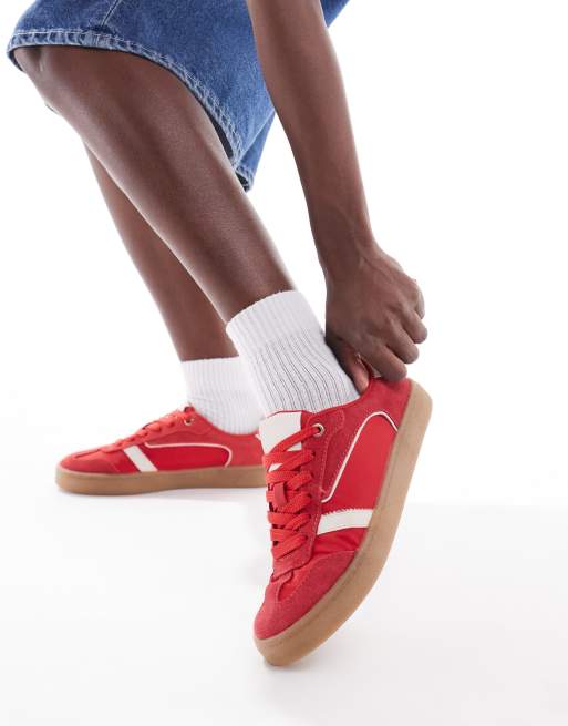 Stradivarius – Czerwone buty sportowe na gumowej podeszwie